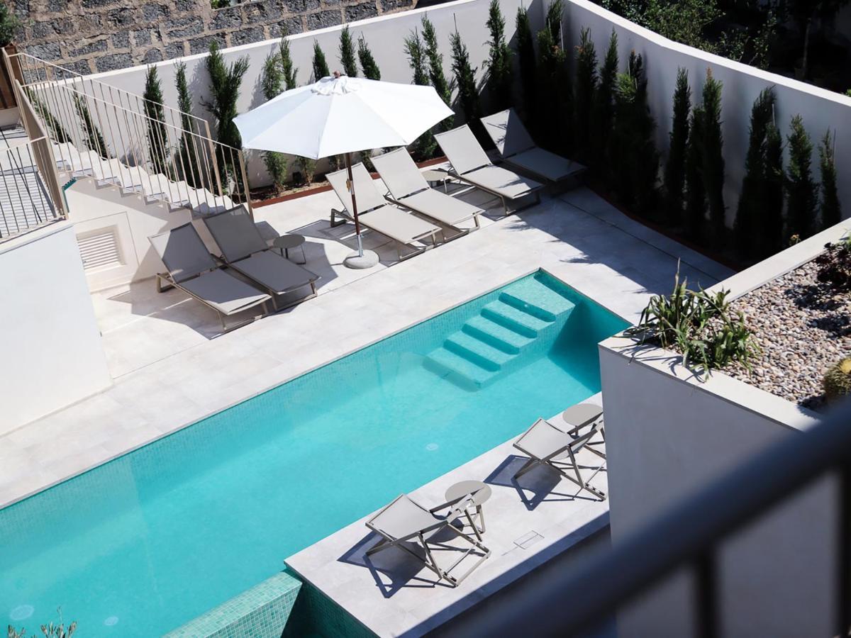 Ynaira Hotel & Spa Ариань Экстерьер фото