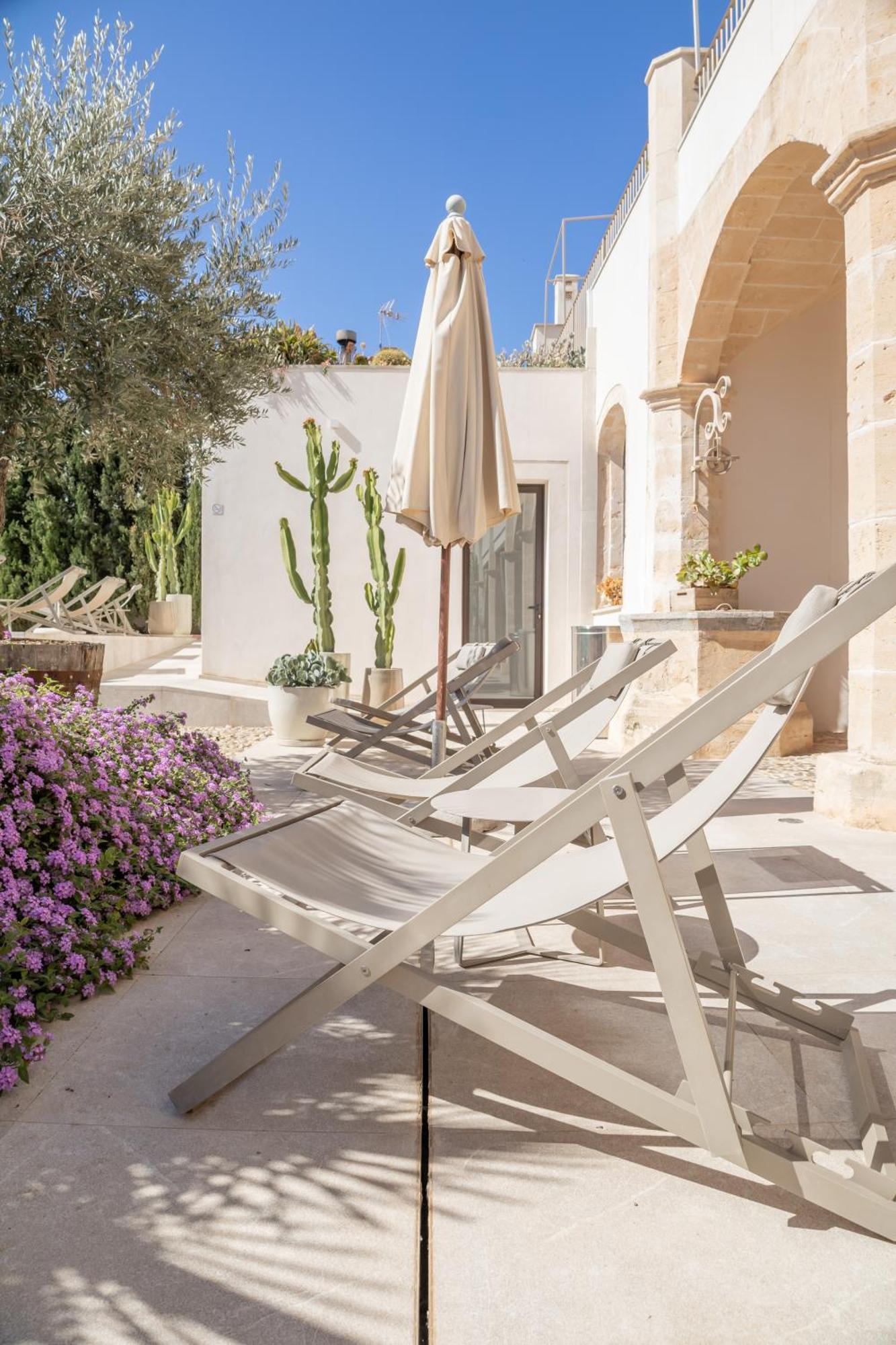 Ynaira Hotel & Spa Ариань Экстерьер фото